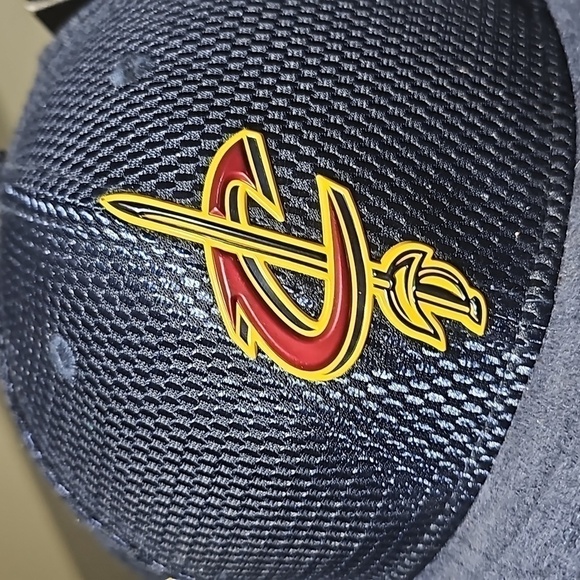 Cleveland Cavaliers Suede Brim Snapback Hat - Picture 3 of 8